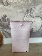 Lichtroze roze opbergmand / wasmand Handed By zgan, Kinderen en Baby's, Kinderkamer | Inrichting en Decoratie, Overige typen, Ophalen of Verzenden