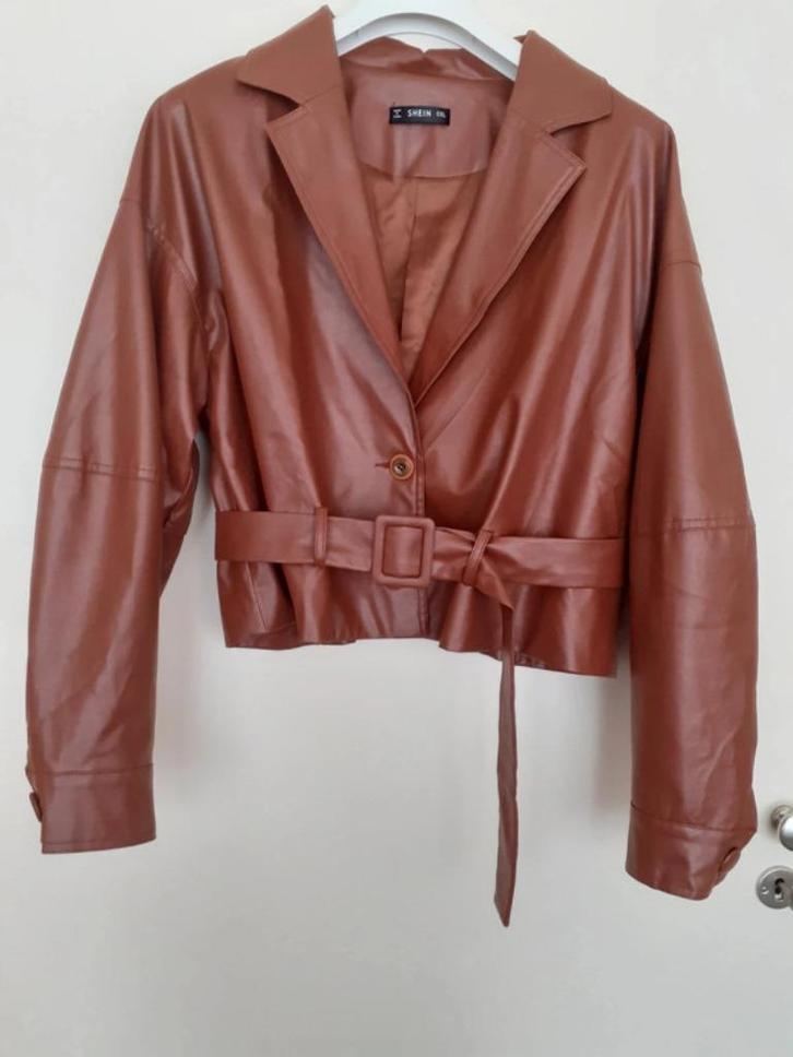 Mooi bruin jasje van SHEIN imitatieleer maat S/M, Kleding | Dames, Jasjes, Kostuums en Pakken, Zo goed als nieuw, Jasje, Maat 38/40 (M)