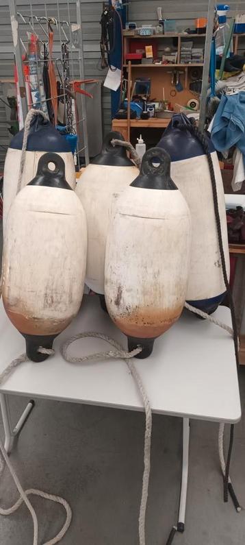 5 grote bolders boeien fenders sloep yacht  beschikbaar voor biedingen