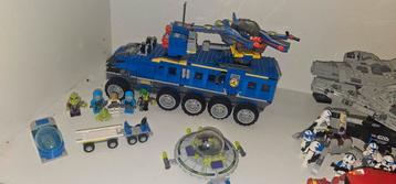 Lego alien conquest earth defense hq  beschikbaar voor biedingen