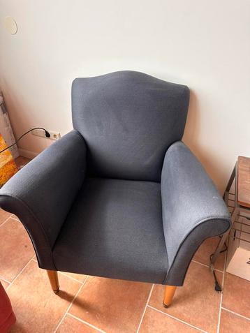 Mooie fauteuil – donkerblauw – landelijke/klassieke stijl beschikbaar voor biedingen