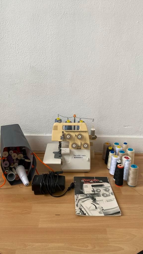 Bernette overlock-naaimachine model 334DS/334S, Hobby en Vrije tijd, Naaimachines en Toebehoren, Gebruikt, Lockmachine, Bernina