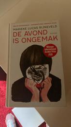 Marieke Lucas Rijneveld - De avond is ongemak, Boeken, Literatuur, Marieke Lucas Rijneveld, Ophalen of Verzenden, Zo goed als nieuw