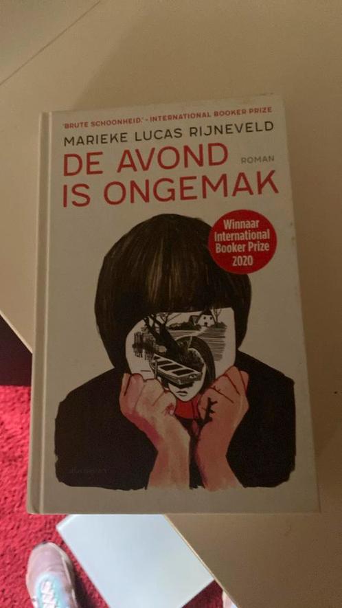 Marieke Lucas Rijneveld - De avond is ongemak, Boeken, Literatuur, Zo goed als nieuw, Nederland, Ophalen of Verzenden