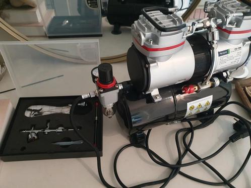 Fengda FD-196 Airbrush compressor  plus gun set 2pistons, Hobby en Vrije tijd, Modelbouw | Overige, Zo goed als nieuw, Groter dan 1:32