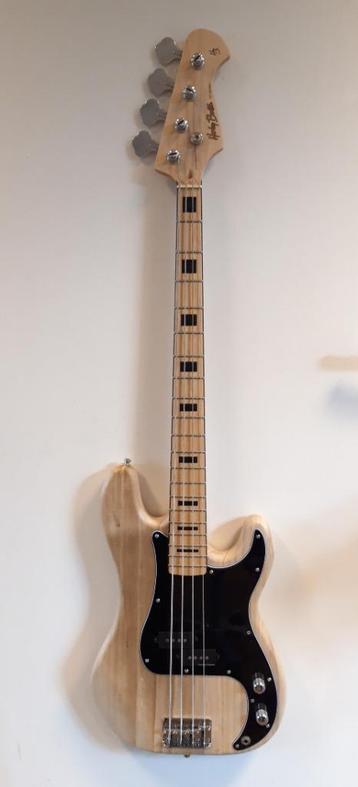 electrische 4-snarige gitaar beschikbaar voor biedingen