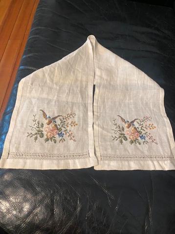 Prachtig handwerk klokken kleedje beschikbaar voor biedingen