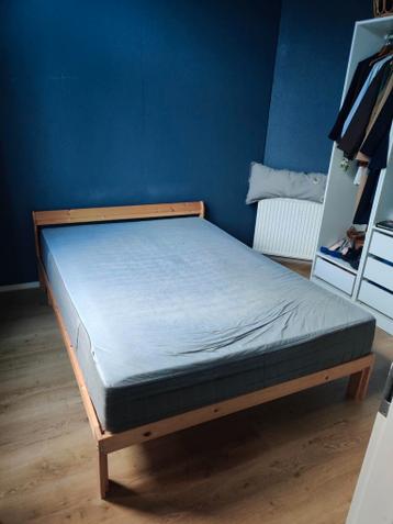 Matras gratis bedframe tien euro - afbeelding 1
