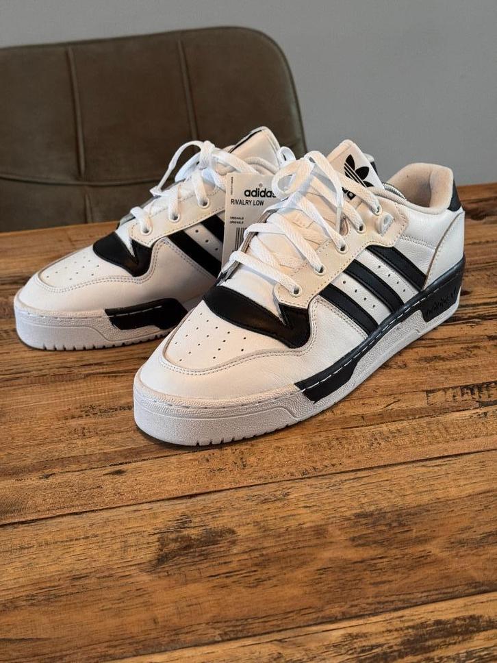 Adidas Rivalry Low (Deadstock) nieuw in doos - MT44, Kleding | Heren, Schoenen, Nieuw, Sportschoenen, Wit, Ophalen of Verzenden