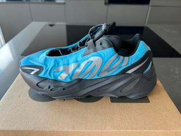 Yeezy 700 ‘MNVN’, 38 2/3, US6 beschikbaar voor biedingen