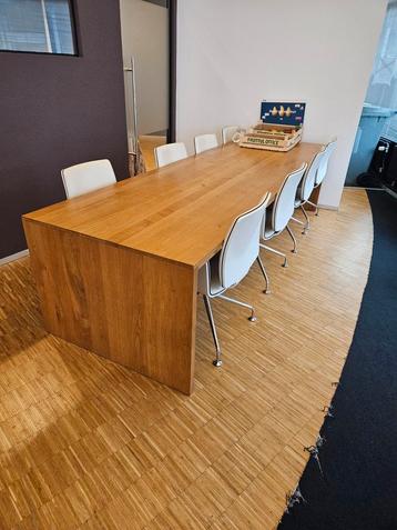 Eiken houten vergader / eettafel 8 personen beschikbaar voor biedingen
