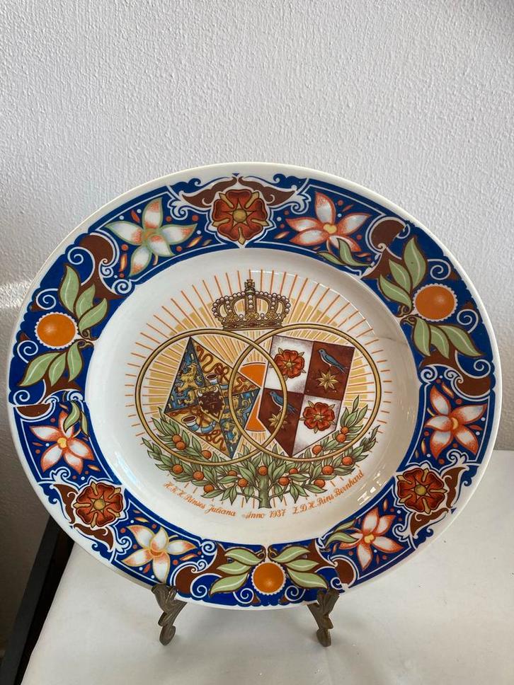 Wandbord Huwelijk Juliana & Bernhard 1937 - Petrus Regout, Antiek en Kunst, Antiek | Wandborden en Tegels, Ophalen of Verzenden