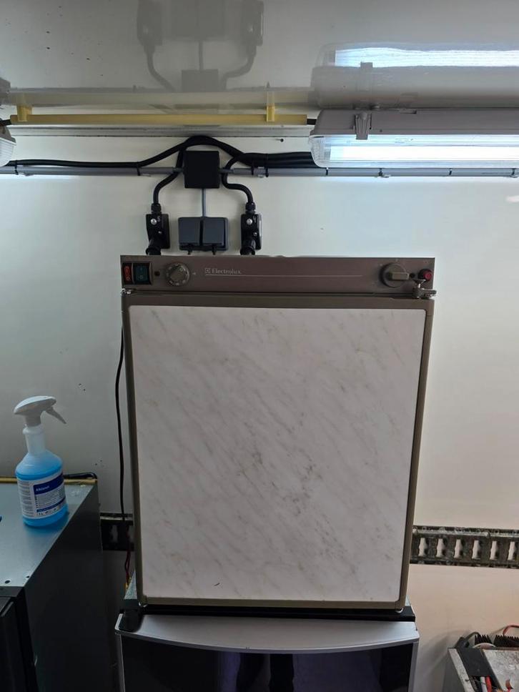 Electrolux rm4200 koelkast/vriezer, Caravans en Kamperen, Camper-accessoires, Zo goed als nieuw, Ophalen of Verzenden