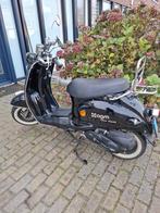 AGM Nes Flash - Zo goed als nieuw - 2500km, Fietsen en Brommers, Snorfietsen en Snorscooters, Ophalen, Zo goed als nieuw, Benzine