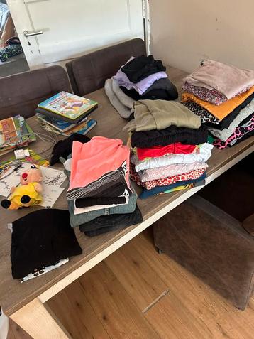 Meiden en dames kleding beschikbaar voor biedingen