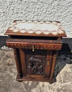 Zwaar antiek bestoken kastje, Antiek en Kunst, Ophalen