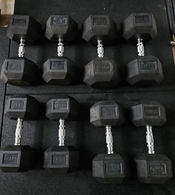 PRO HEXA DUMBBELLS 2x 22.5 + 2x 27.5 + 2x 32,5 + 2x 37.5 KG  beschikbaar voor biedingen