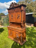 Antieke jachtkast / buffetkast met fraai houtsnijwerk, Antiek en Kunst, Ophalen