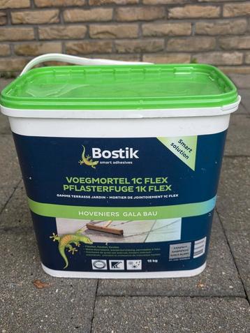 Voegmortel voor terrastegels .  beschikbaar voor biedingen