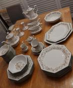 Johnson Brothers Eternal Beau vintage servies bloem + strik, Ophalen of Verzenden, Zo goed als nieuw, Overige stijlen, Porselein