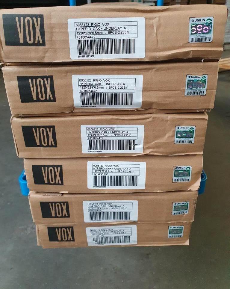 Restpartij 13,4 m2 Nieuwe Click PVC VOX RIGIO HYPERIO OAK., Huis en Inrichting, Stoffering | Vloerbedekking, Nieuw, Laminaat, 10 tot 25 m²