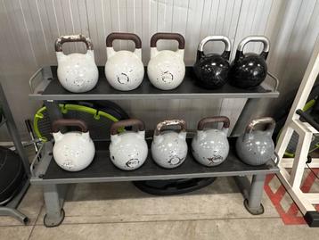 Competitie Kettlebells 6kg t/m 20kg + Opbergrek beschikbaar voor biedingen