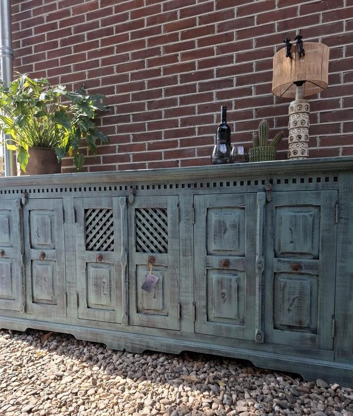 Mooi groot dressoir sleets leemgroen boho ibiza style, Huis en Inrichting, Kasten | Dressoirs, Zo goed als nieuw, 200 cm of meer