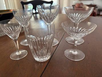 37 delig kristallen glasservies beschikbaar voor biedingen