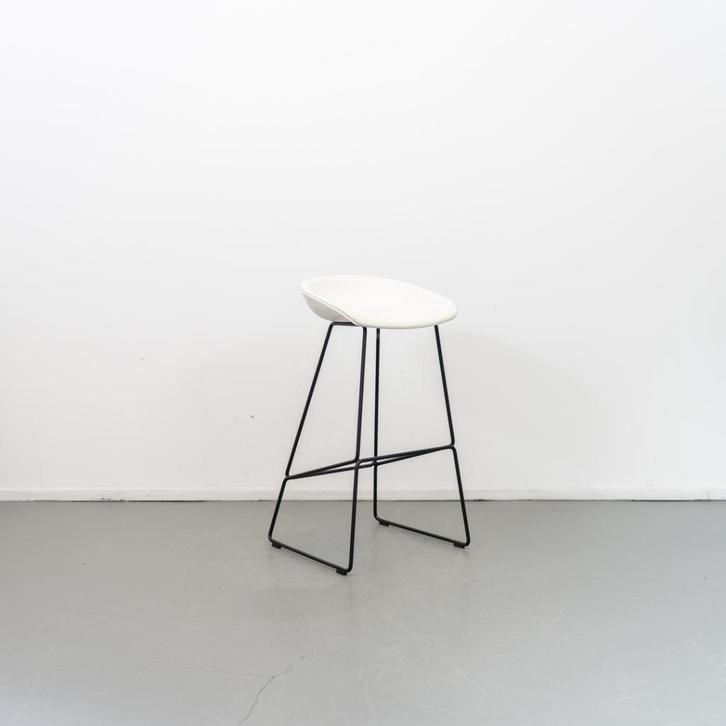 6 Hay about a stool AAS38 Wit leer 75 cm, Huis en Inrichting, Barkrukken, Zo goed als nieuw, Leer, Metaal