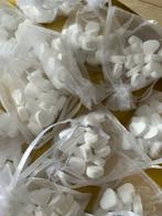 Bedankjes Bruiloft - Hartjes in Zakjes, Hobby en Vrije tijd, Feestartikelen, Ophalen of Verzenden, Nieuw, Feestartikel, Geboorte of Huwelijk