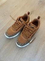 Fila sneakers met panterprint mt 36, Ophalen of Verzenden, Zo goed als nieuw, Sneakers of Gympen