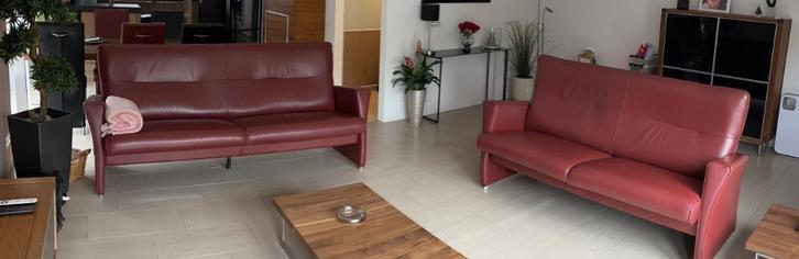 DESIGN BANKSTEL NEWSITY LEDER 3+3,5 ZIT CHERRY BORDEAUX ROOD, Huis en Inrichting, Banken | Bankstellen, Gebruikt, Rechte bank