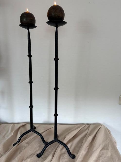 Vintage set van 2 castiron kandelaars brutalist h71cm, Huis en Inrichting, Woonaccessoires | Kandelaars en Kaarsen, Zo goed als nieuw