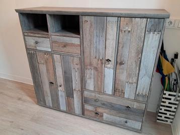 Schoenenkast / dressoir / garderobekast / opberger beschikbaar voor biedingen