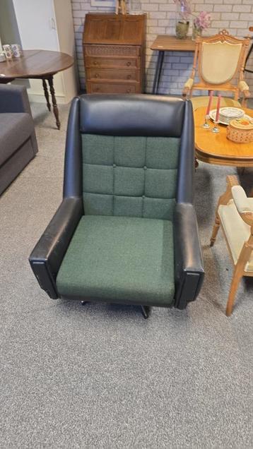 retro stoel beschikbaar voor biedingen