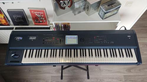 Korg Triton Extreme 88 Workstation incl. standaard, Muziek en Instrumenten, Synthesizers, Gebruikt, 88 toetsen, Korg, Met midi-aansluiting