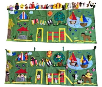 Wandkleed vintage uitgebreid met 25 speelpoppetjes beschikbaar voor biedingen