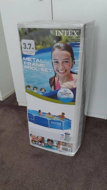 Zwembad voor in de tuin (Nieuw in doos!) beschikbaar voor biedingen