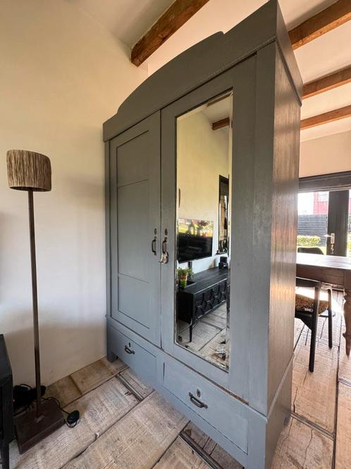 Mooie oude houten kast, Huis en Inrichting, Kasten | Buffetkasten, Gebruikt, 200 cm of meer, 100 tot 150 cm, 50 tot 75 cm, Met lade(s)