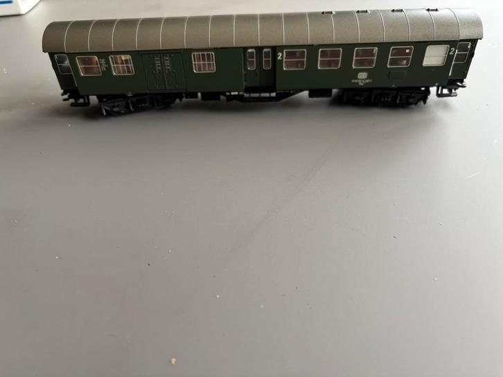 Marklin rijtuig 4132 , 2e klas met verlichting, Hobby en Vrije tijd, Modeltreinen | H0, Gebruikt, Wagon, Wisselstroom, Märklin