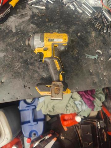 Dewalt 18 volt dcf887 slagtol slagschroevendraaier beschikbaar voor biedingen