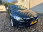 Volvo V40 Cross Country 1.5 T3 Polar+ Luxury HARMN/KARDON.PA, 4 cilinders, 700 kg, Zwart, Bedrijf