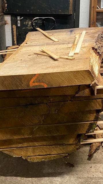 Boomstam tafelblad Eik uit 1 stuk beschikbaar voor biedingen