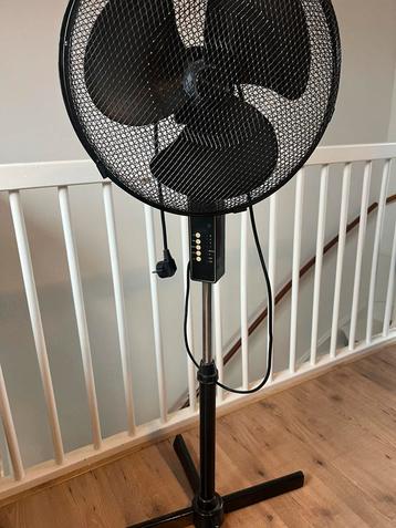 Staande ventilator met afstandsbediening – goede staat beschikbaar voor biedingen