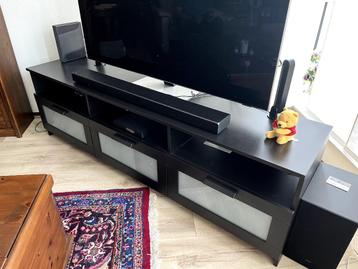 mooi zwart TV meubel Besta van Ikea