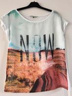 Bershka top met print maat M, Kleding | Dames, Ophalen of Verzenden, Zo goed als nieuw, Wit, Zonder mouw