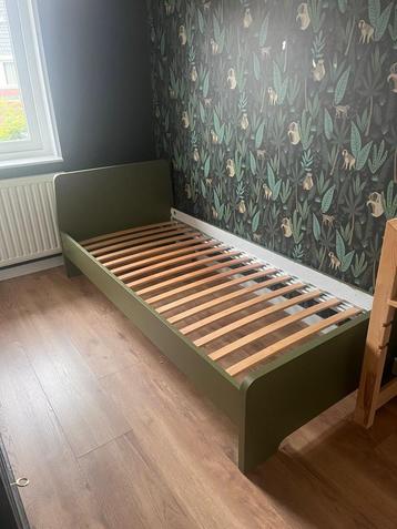 IKEA ASKVOLL bedframe 90200 cm – groen (met lattenbodem)