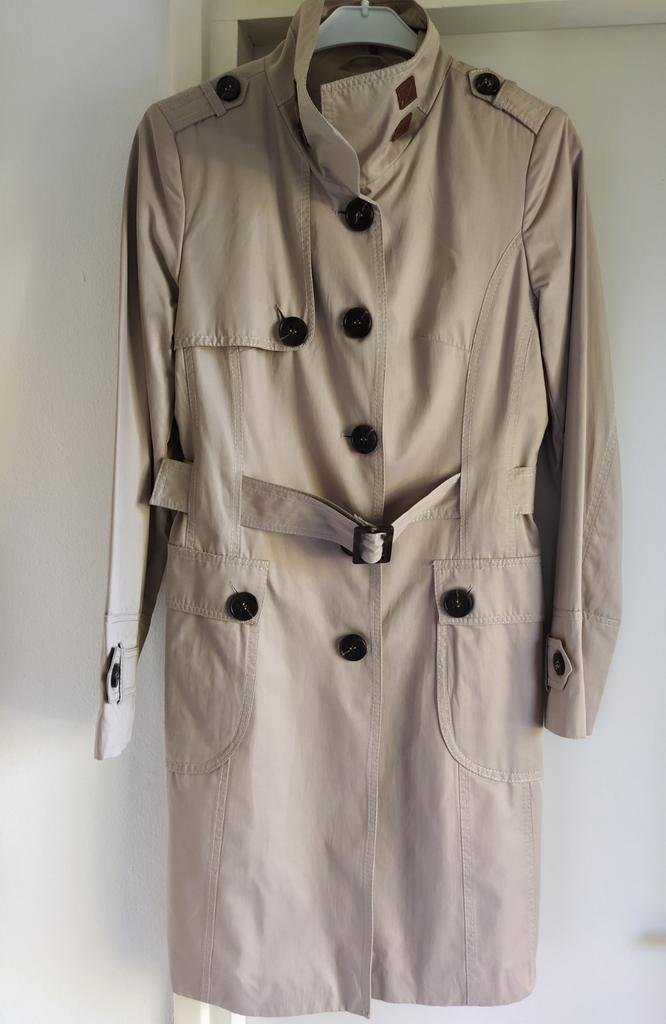 NIEUW!! RIVER WOODS prachtige trenchcoat VAN 298 VOOR 50 !!, Kleding | Dames, Jassen | Zomer, Nieuw, Maat 38/40 (M), Beige, Verzenden