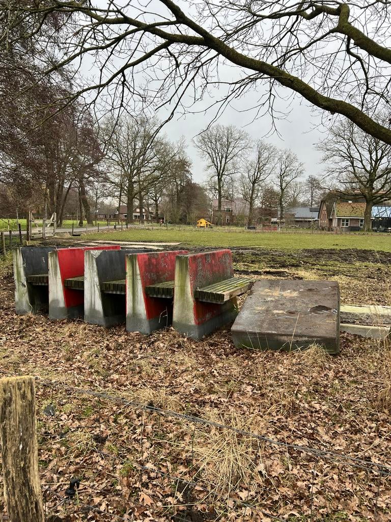 Gratis betonnen bankjes af te halen, Ophalen, Gebruikt, Overige materialen