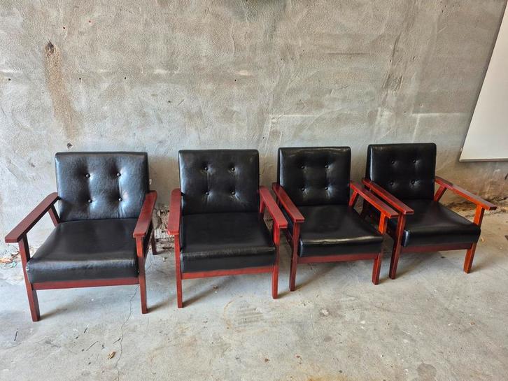 4 dezelfde vintage fauteuils zgan zwart hout, Huis en Inrichting, Fauteuils, Zo goed als nieuw, 50 tot 75 cm, Minder dan 75 cm